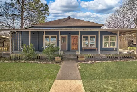 Exterior - 158 E 7th St, Trinity, TX 75862 photo 2 of 10