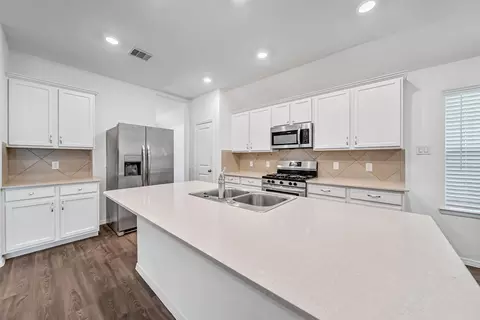 Kitchen - 2847 Mistygate Ct, Conroe, TX 77301 photo 1 of 2