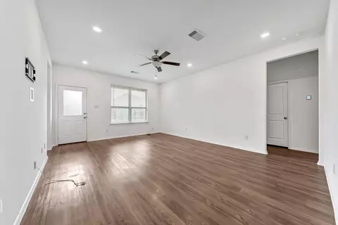 Living - 2847 Mistygate Ct, Conroe, TX 77301 photo 1 of 1