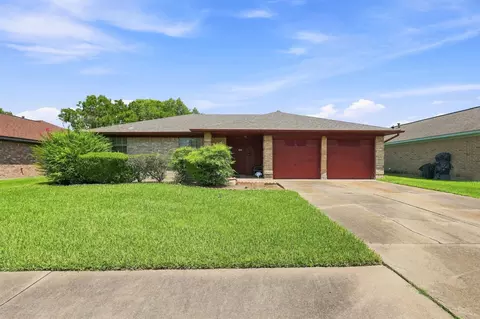 6511 Marisol Dr, Houston, TX 77083