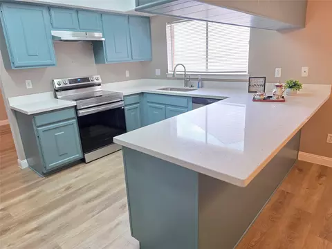 11350 Raven View Dr, Houston, TX 77067