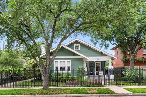 529 Highland St, Houston, TX 77009