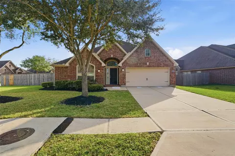 13902 Lost Creek Dr, Pearland, TX 77584