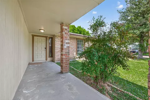 Exterior - 5031 Glendower Dr, Spring, TX 77373 photo 8 of 11