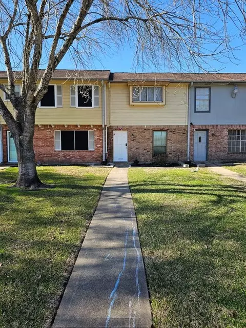 12187 Sharpview Dr, Houston, TX 77072