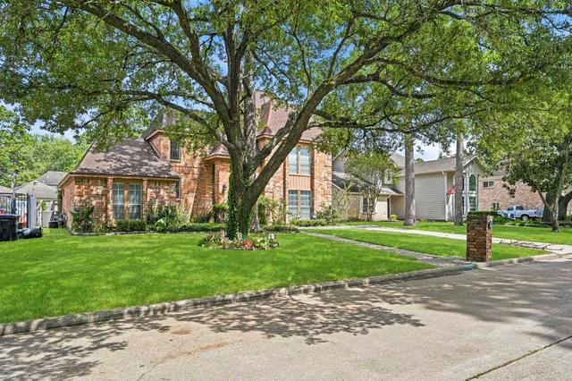 12447 Oak Park Dr, Houston, TX 77070