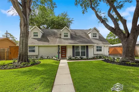 5951 Valkeith Dr, Houston, TX 77096