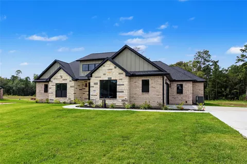 Exterior - 15036 Tybee Ln, Conroe, TX 77306 photo 3 of 6