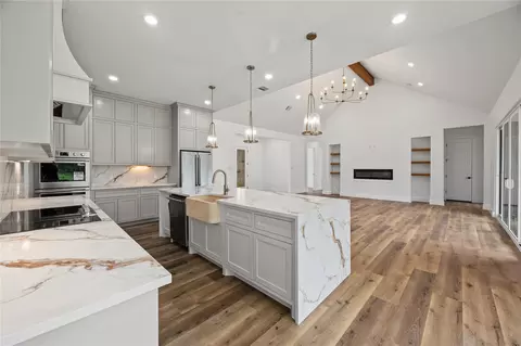 Kitchen - 15036 Tybee Ln, Conroe, TX 77306 photo 4 of 5