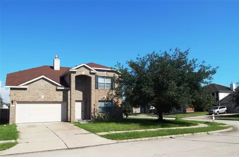 7902 Swan Ln, Baytown, TX 77523