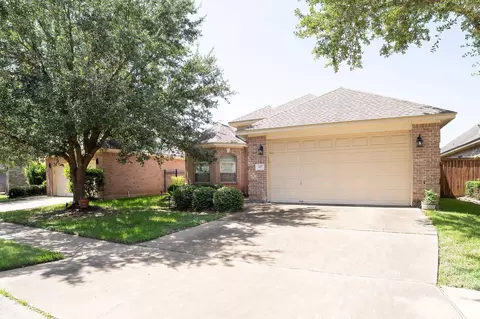 17 Red Oak Ct, Lake Jackson, TX 77566