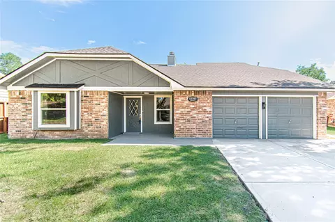 15707 Amapola Dr, Houston, TX 77083