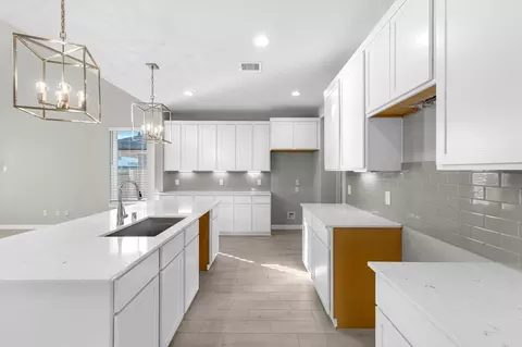 Kitchen - 3122 Spitfire Dr, Rosenberg, TX 77471 photo 3 of 4