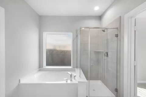 Bath - 3122 Spitfire Dr, Rosenberg, TX 77471 photo 2 of 5