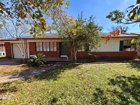 7022 Merriwood Ln, Houston, TX 77076