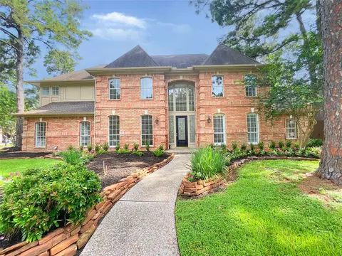 1810 Seven Maples Dr, Kingwood, TX 77345