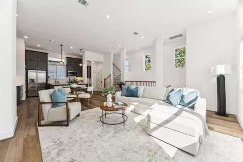 2125 Hoskins Dr #B, Houston, TX 77080