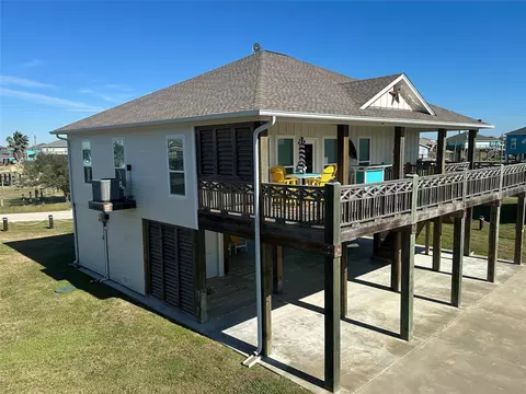 2429 Sand Castle Dr, Crystal Beach, TX 77650