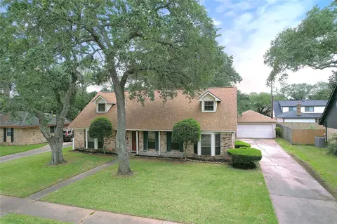 2106 S Memorial Ct, Pasadena, TX 77502