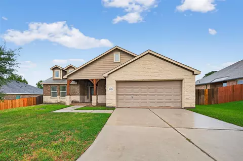 12370 Lake Conroe Hills Dr, Willis, TX 77318