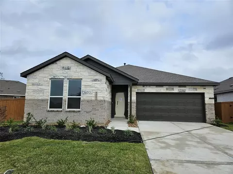 415 Robin St, Angleton, TX 77515 photo 1