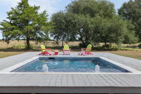 Exterior - 9809 Mazoch Rd, Weimar, TX 78962 photo 5 of 7