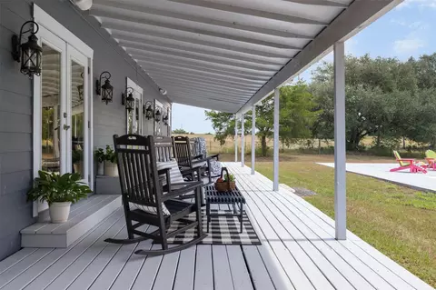 Exterior - 9809 Mazoch Rd, Weimar, TX 78962 photo 1 of 7