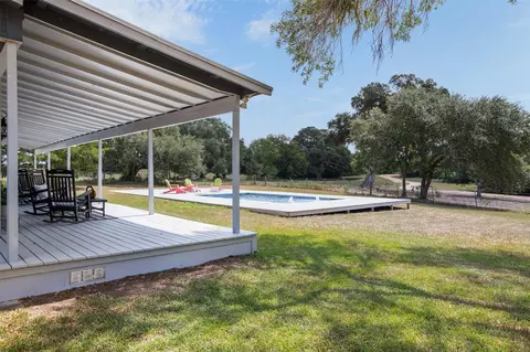 Exterior - 9809 Mazoch Rd, Weimar, TX 78962 photo 4 of 7