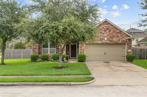 1501 Brook Hollow Dr, Pearland, TX 77581