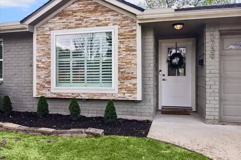 5739 Cartagena St, Houston, TX 77035