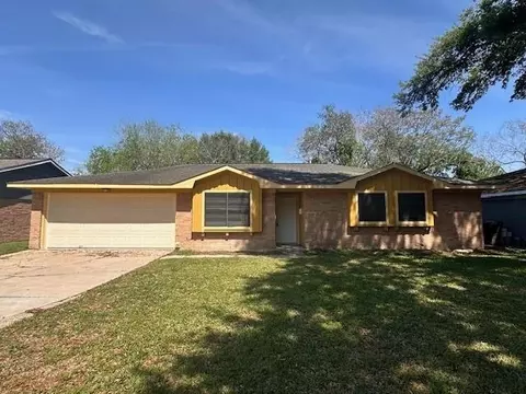 5830 Effingham Dr, Houston, TX 77035
