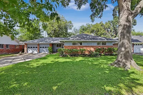 5322 Creekbend Dr, Houston, TX 77096