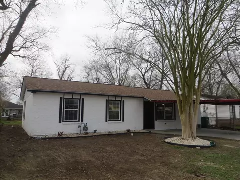 2910 Rose St, Pasadena, TX 77503
