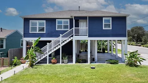 6902 Avenue P, Galveston, TX 77551