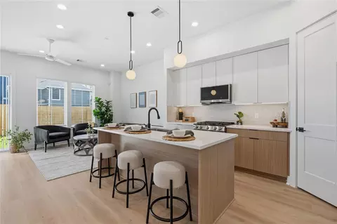 4615 Buck St, Houston, TX 77020
