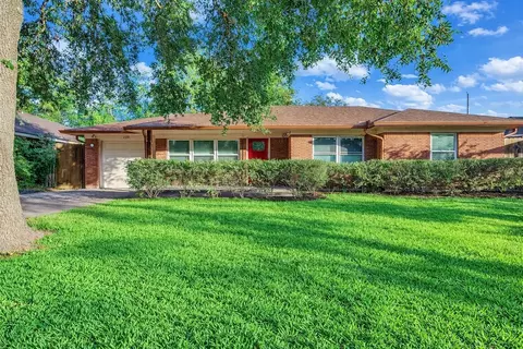 219 E Janisch Rd, Houston, TX 77022