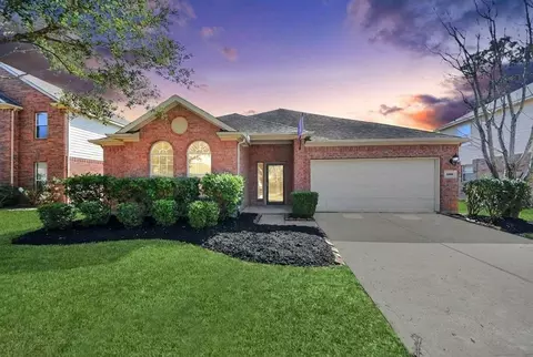2306 Two Trail Dr, Spring, TX 77373