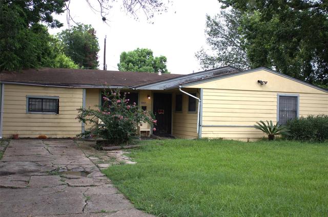 5417 Flamingo Dr, Houston, TX 77033