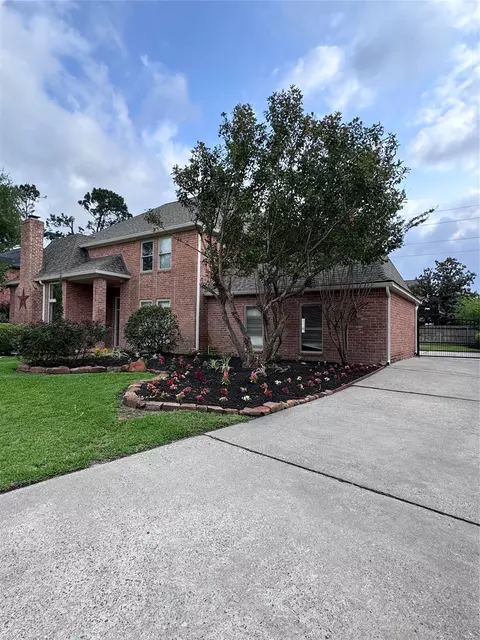 Exterior - 7714 Northbridge Dr, Spring, TX 77379 photo 5 of 16