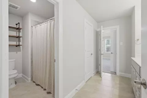 Entry Way - 7919 Augusta Creek Ct, Spring, TX 77389 photo 3 of 4