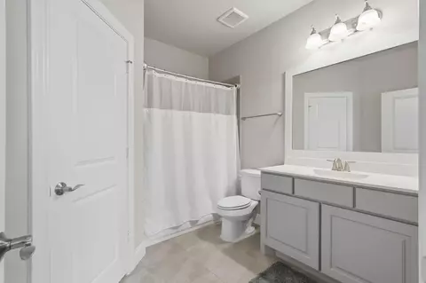 Bath - 7919 Augusta Creek Ct, Spring, TX 77389 photo 5 of 6