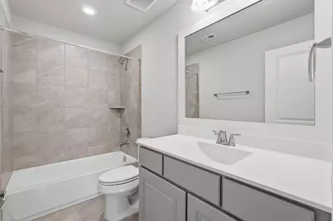 Bath - 7919 Augusta Creek Ct, Spring, TX 77389 photo 4 of 6