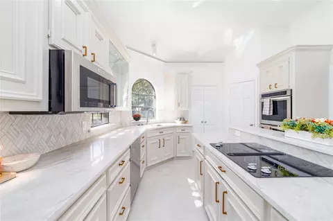 Kitchen - 16006 Winchmore Hill Dr, Spring, TX 77379 photo 2 of 3