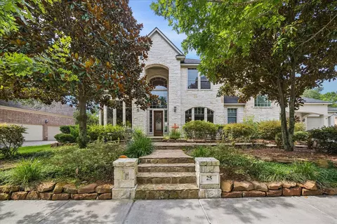 25 Club Oak Ct, Kingwood, TX 77339