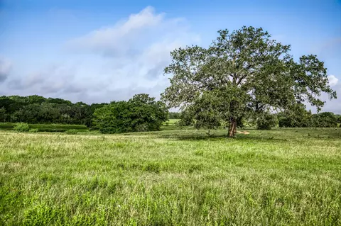 3 South Nassau Road, Round Top, TX 78954