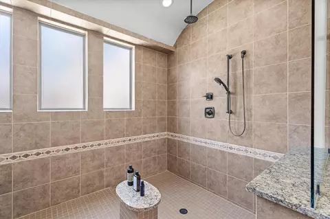 Bath - 15718 Conners Ace Dr, Spring, TX 77379 photo 6 of 7