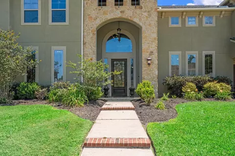 Exterior - 15718 Conners Ace Dr, Spring, TX 77379 photo 2 of 11