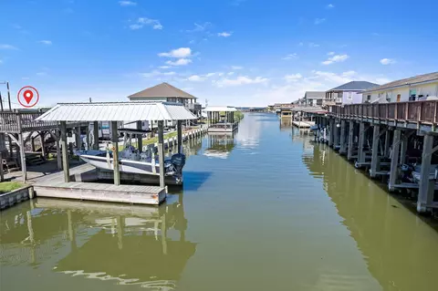 1202 N Redfish St, Crystal Beach, TX 77650