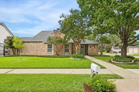 1902 Eagle Falls St, Houston, TX 77077