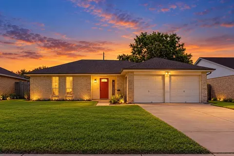 5427 Timpani Dr, Friendswood, TX 77546